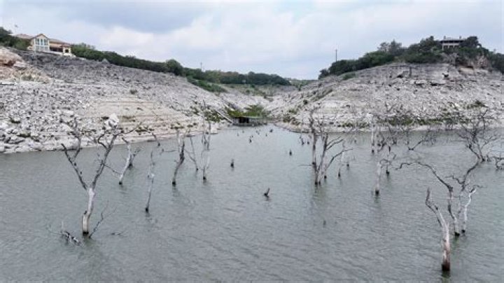 Question: How Full Is Medina Lake