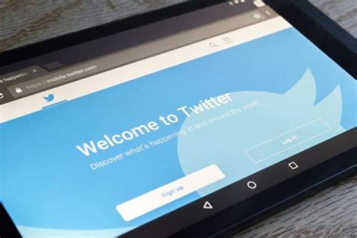 Question: How Old Do You Have To Be To Be On Twitter