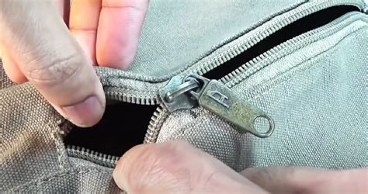 Question: How To Unstick A Backpack Zipper