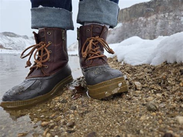 Question: How To Wear Sperry Duck Boots