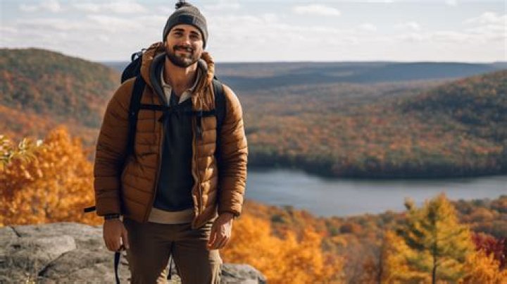 Question: What To Wear On 20 Degree Hike