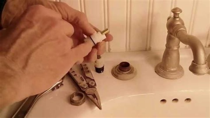 Quick Answer: How To Repair A Leaky Delta Kitchen Faucet