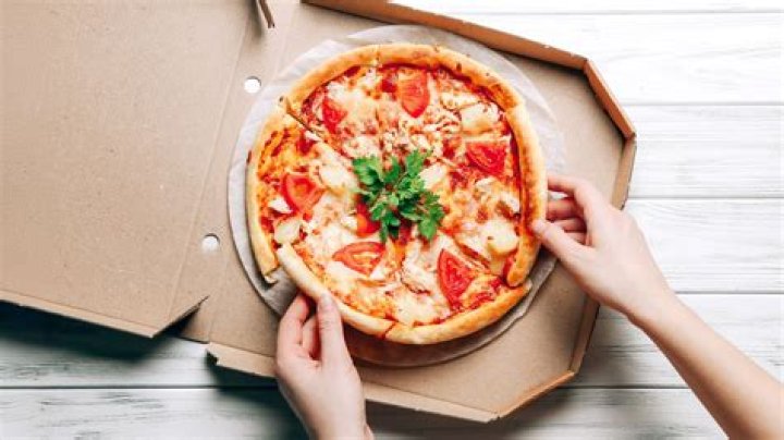 Quick Answer: Why Does My Stomach Hurt After Eating Pizza